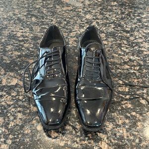 Black dress shoes